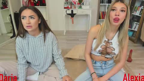 Snapshot of dariaa_doll chatting on 02-22-25, 11:24 Daria online show from 02-22-25, 11:24