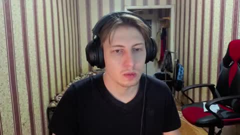 Snapshot of darienlarge chatting on 12-20-25, 05:14 darienlarge online show from 12-20-25, 05:14