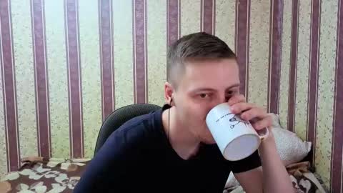 Snapshot of darienlarge chatting on 01-08-26, 08:16 darienlarge online show from 01-08-26, 08:16