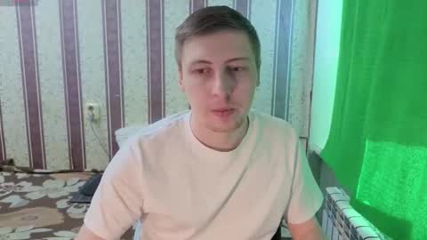 Snapshot of darienlarge chatting on 02-23-26, 12:02 darienlarge online show from 02-23-26, 12:02