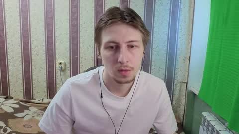 Snapshot of darienlarge chatting on 05-05-26, 04:15 darienlarge online show from 05-05-26, 04:15