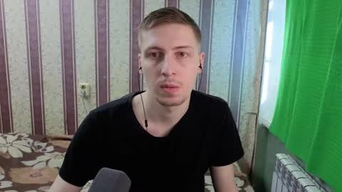 Snapshot of darienlarge chatting on 05-16-26, 03:22 darienlarge online show from 05-16-26, 03:22