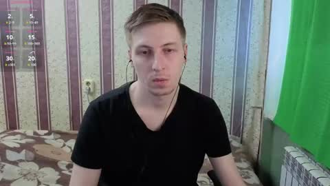 Snapshot of darienlarge chatting on 06-08-26, 03:45 darienlarge online show from 06-08-26, 03:45