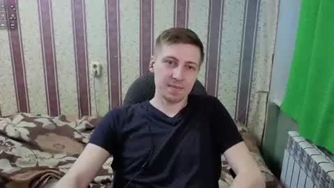 Snapshot of darienlarge chatting on 06-15-26, 02:03 darienlarge online show from 06-15-26, 02:03