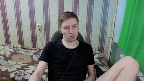 Snapshot of darienlarge chatting on 07-08-26, 04:11 darienlarge online show from 07-08-26, 04:11