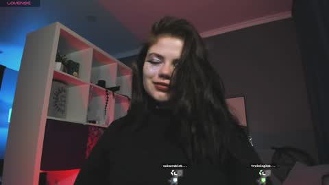 Snapshot of darina_wilson chatting on 01-18-25, 12:02 Dari the it woman online show from 01-18-25, 12:02