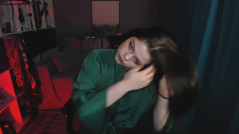 Snapshot of darina_wilson chatting on 01-18-25, 08:19 Dari the it woman online show from 01-18-25, 08:19