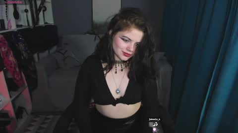 Snapshot of darina_wilson chatting on 01-20-25, 09:01 Dari the it woman online show from 01-20-25, 09:01