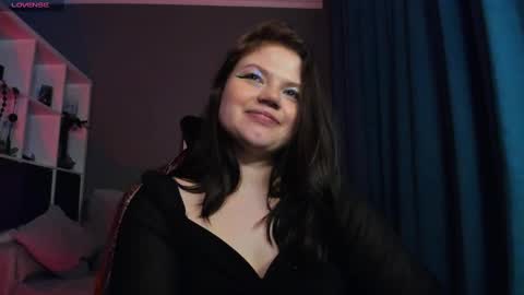 Snapshot of darina_wilson chatting on 02-08-25, 12:49 Dari the it woman online show from 02-08-25, 12:49