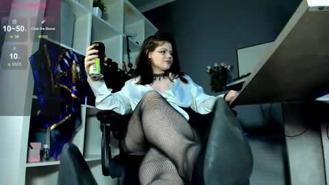 Snapshot of darina_wilson chatting on 03-05-25, 03:18 Dari the it woman online show from 03-05-25, 03:18