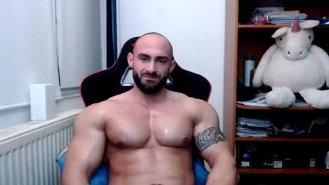 Snapshot of dariomuscle chatting on 12-03-24, 08:50 Dario online show from 12-03-24, 08:50