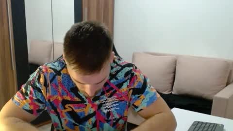 darius_94 online show from 10-24-25, 05:04