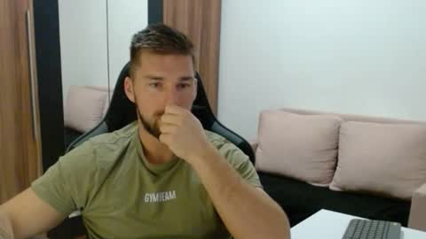 darius_94 online show from 11-26-25, 06:03