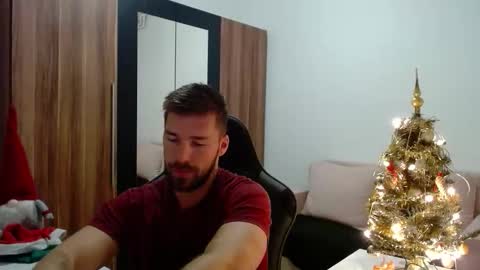 darius_94 online show from 12-05-25, 05:27