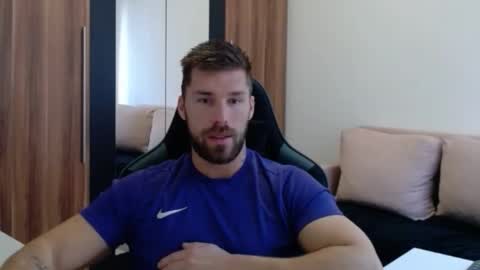 darius_94 online show from 02-12-26, 09:37