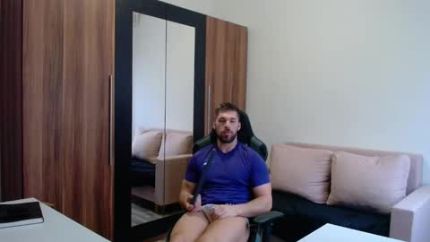 darius_94 online show from 03-18-26, 05:32