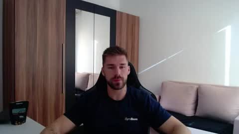 darius_94 online show from 07-04-26, 05:24