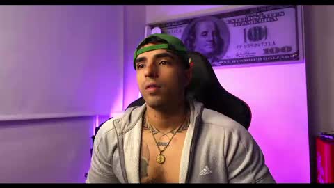 Darius Phoenix  online show from 02-14-25, 04:37