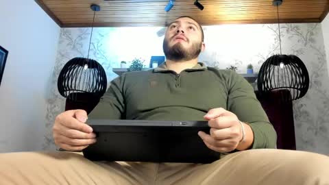 Snapshot of darius_wolfe chatting on 05-15-26, 11:17 Darius online show from 05-15-26, 11:17