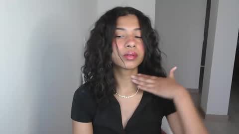 Snapshot of dark_enchantress_ chatting on 12-21-24, 10:40 Sofia online show from 12-21-24, 10:40
