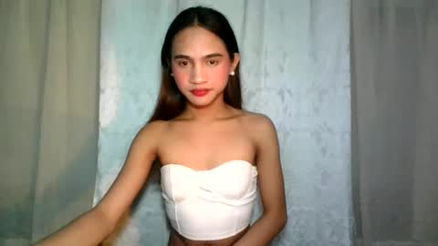 Snapshot of dark_hurohuro19 chatting on 12-16-24, 12:59 LIANNA online show from 12-16-24, 12:59