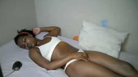 dark_lovly online show from 11-26-25, 10:27