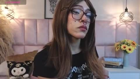 Snapshot of dark_nina_ chatting on 02-08-26, 12:41 Nina online show from 02-08-26, 12:41