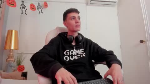 dark_sun333 online show from 10-28-25, 10:12