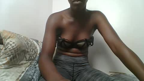 Snapshot of darkberrie chatting on 12-05-25, 05:20 Darkberry online show from 12-05-25, 05:20