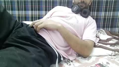 Snapshot of darkbud03 chatting on 06-05-26, 08:58 just a guy online show from 06-05-26, 08:58