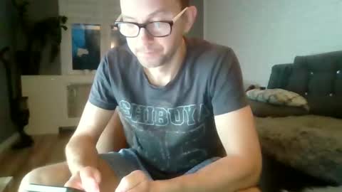 Snapshot of darkhaired34 chatting on 12-16-24, 06:32 darkhaired34 online show from 12-16-24, 06:32