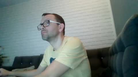 Snapshot of darkhaired34 chatting on 12-28-24, 10:02 darkhaired34 online show from 12-28-24, 10:02