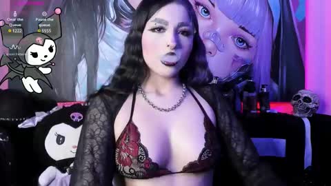 Snapshot of darki_shine_ chatting on 11-10-25, 01:32 cleitlin vinson online show from 11-10-25, 01:32