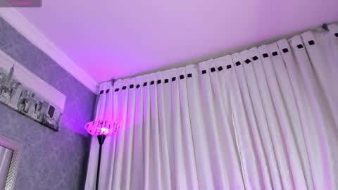 Snapshot of darki_shine_ chatting on 11-17-25, 05:24 cleitlin vinson online show from 11-17-25, 05:24