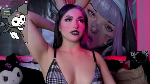 Snapshot of darki_shine_ chatting on 11-24-25, 06:13 cleitlin vinson online show from 11-24-25, 06:13