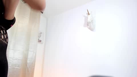 Antonella and Sofia online show from 01-23-25, 04:59