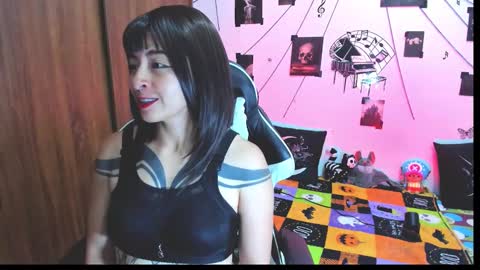 Snapshot of darkkittenuwu chatting on 11-27-25, 07:27 Hi Im Yuri independent modelhelp me get my 111 hands upuwu online show from 11-27-25, 07:27