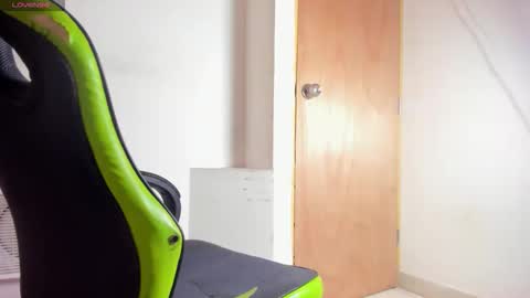 darkknightx01 online show from 09-10-25, 02:44