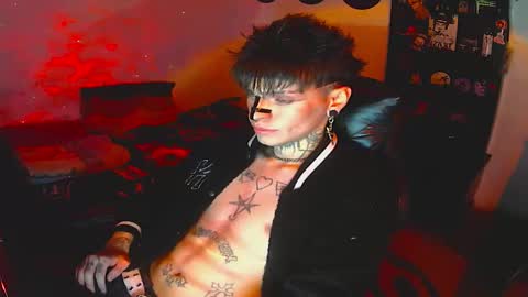 Snapshot of darkness_prince_x chatting on 10-23-25, 07:40 online show from 10-23-25, 07:40