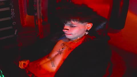 Snapshot of darkness_prince_x chatting on 11-08-25, 03:39 online show from 11-08-25, 03:39