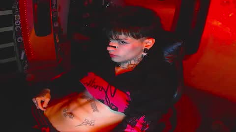 Snapshot of darkness_prince_x chatting on 11-10-25, 06:34 online show from 11-10-25, 06:34