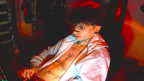 Snapshot of darkness_prince_x chatting on 11-12-25, 06:14 online show from 11-12-25, 06:14