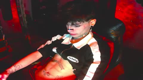 Snapshot of darkness_prince_x chatting on 11-26-25, 08:15 online show from 11-26-25, 08:15