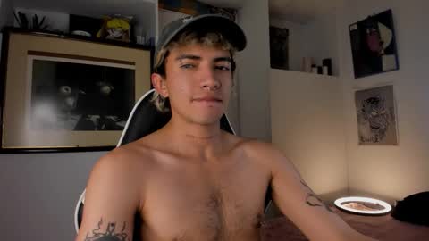 Snapshot of darkodark0 chatting on 02-05-26, 03:44 Darko online show from 02-05-26, 03:44