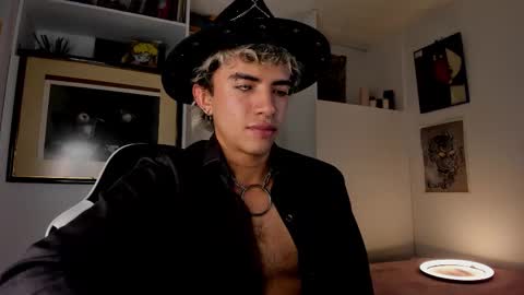 Snapshot of darkodark0 chatting on 02-11-26, 10:26 Darko online show from 02-11-26, 10:26