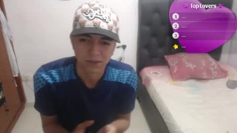 Snapshot of darkr_ider chatting on 06-13-26, 08:40 darkr_ider online show from 06-13-26, 08:40