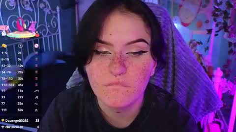 Snapshot of darksh1ne chatting on 10-28-25, 06:06 Shine online show from 10-28-25, 06:06