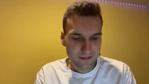 Snapshot of darktempt_ chatting on 11-20-25, 08:19 Nick online show from 11-20-25, 08:19