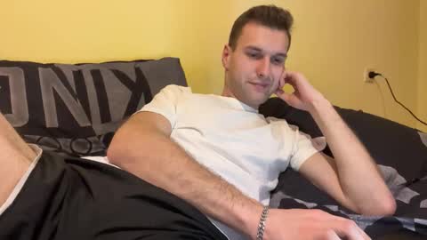 Snapshot of darktempt_ chatting on 12-03-25, 08:18 Nick online show from 12-03-25, 08:18