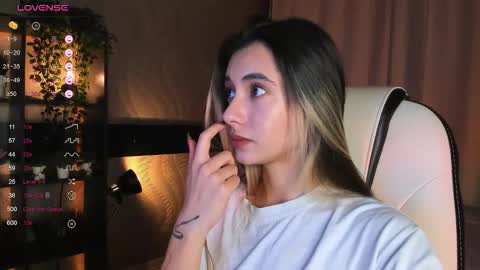 Belle online show from 11-23-25, 03:39